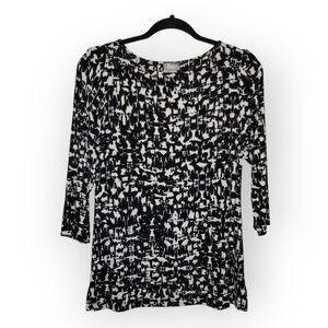 Chico's Travelers black and white abstract print blouse stretch size 0 Small